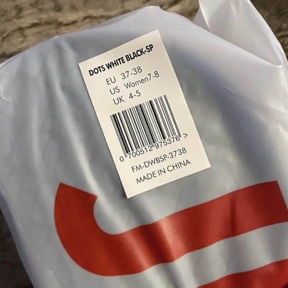 Freedom Moses Sandals in Black- 7/8, 8/9 - Picture 5 of 7